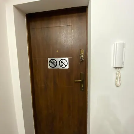 Apartament Noc Z Obrazem - Balkon - Warszawa Praga Exterior photo
